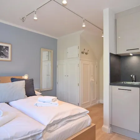 Luv &amp Lee, Whg 11 Westerland