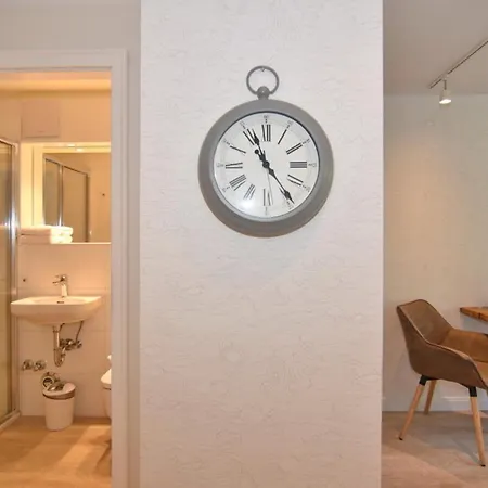 Luv &amp Lee, Whg 11 *