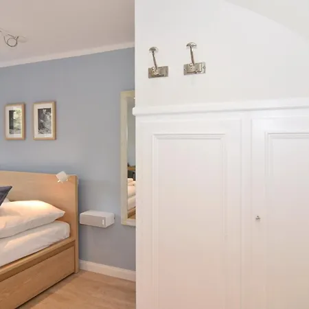 Luv &amp Lee, Whg 11 *