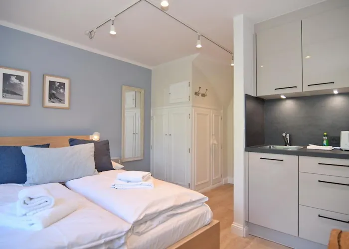 Luv &amp Lee, Whg 11 Westerland