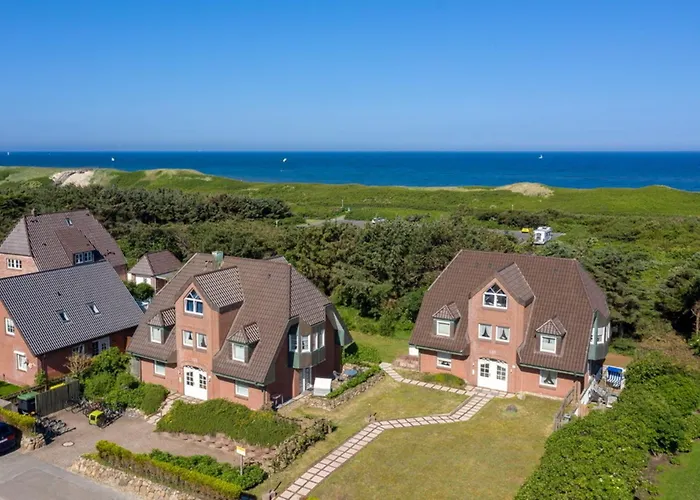 Luv &amp Lee, Whg 11